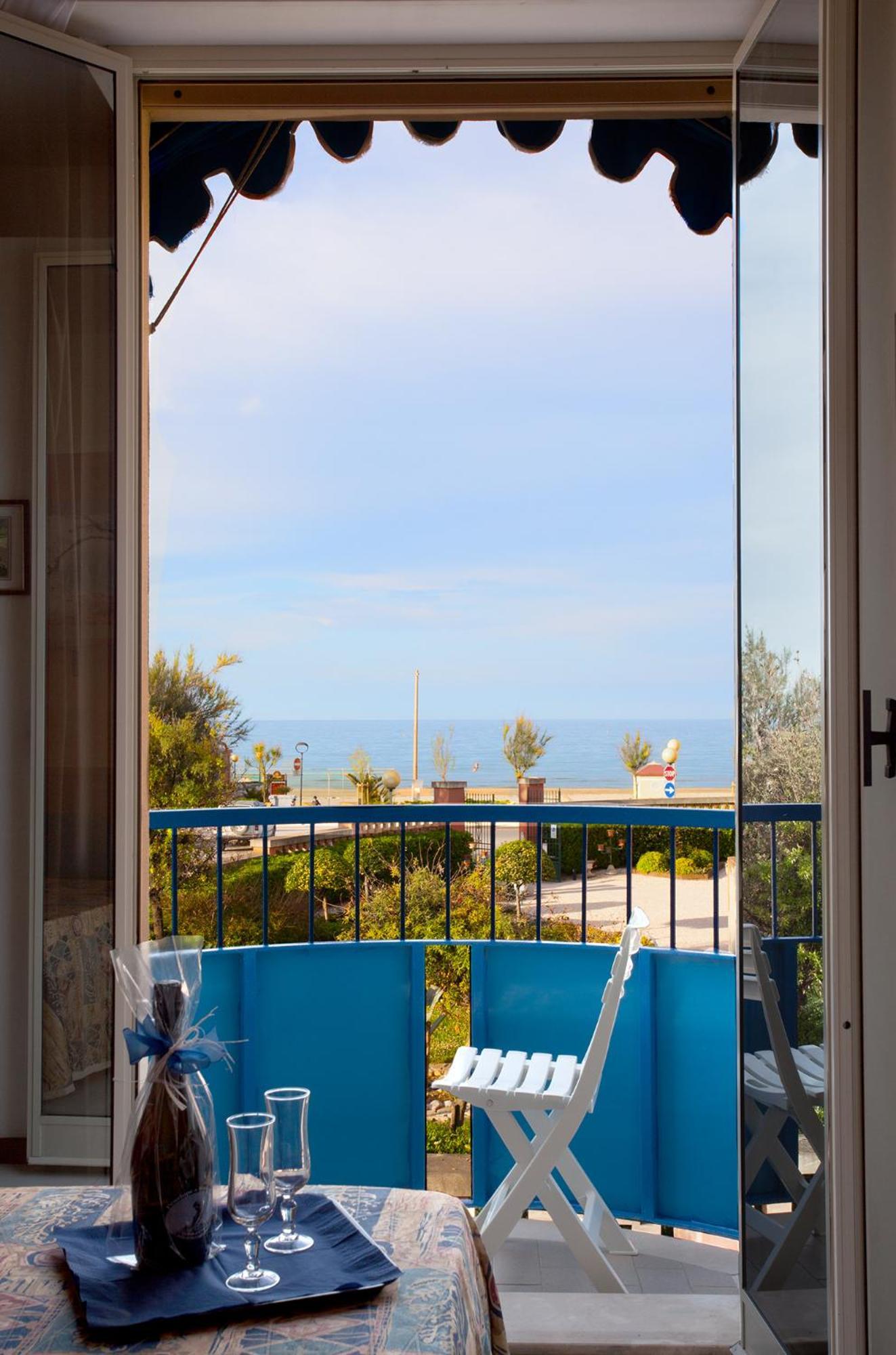 Hotel Azzurra Senigallia Exterior photo